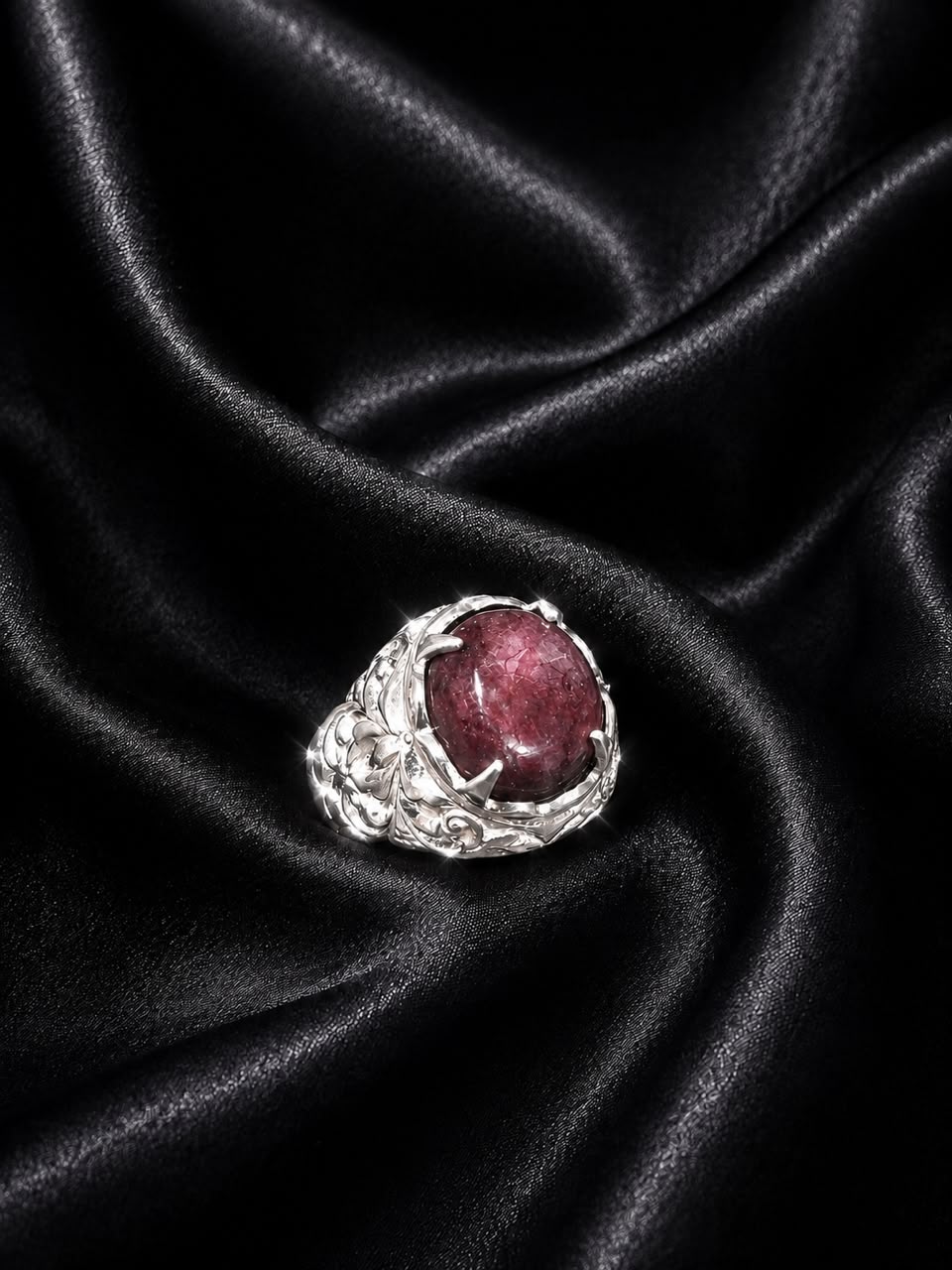 Cincin Royal Garnet