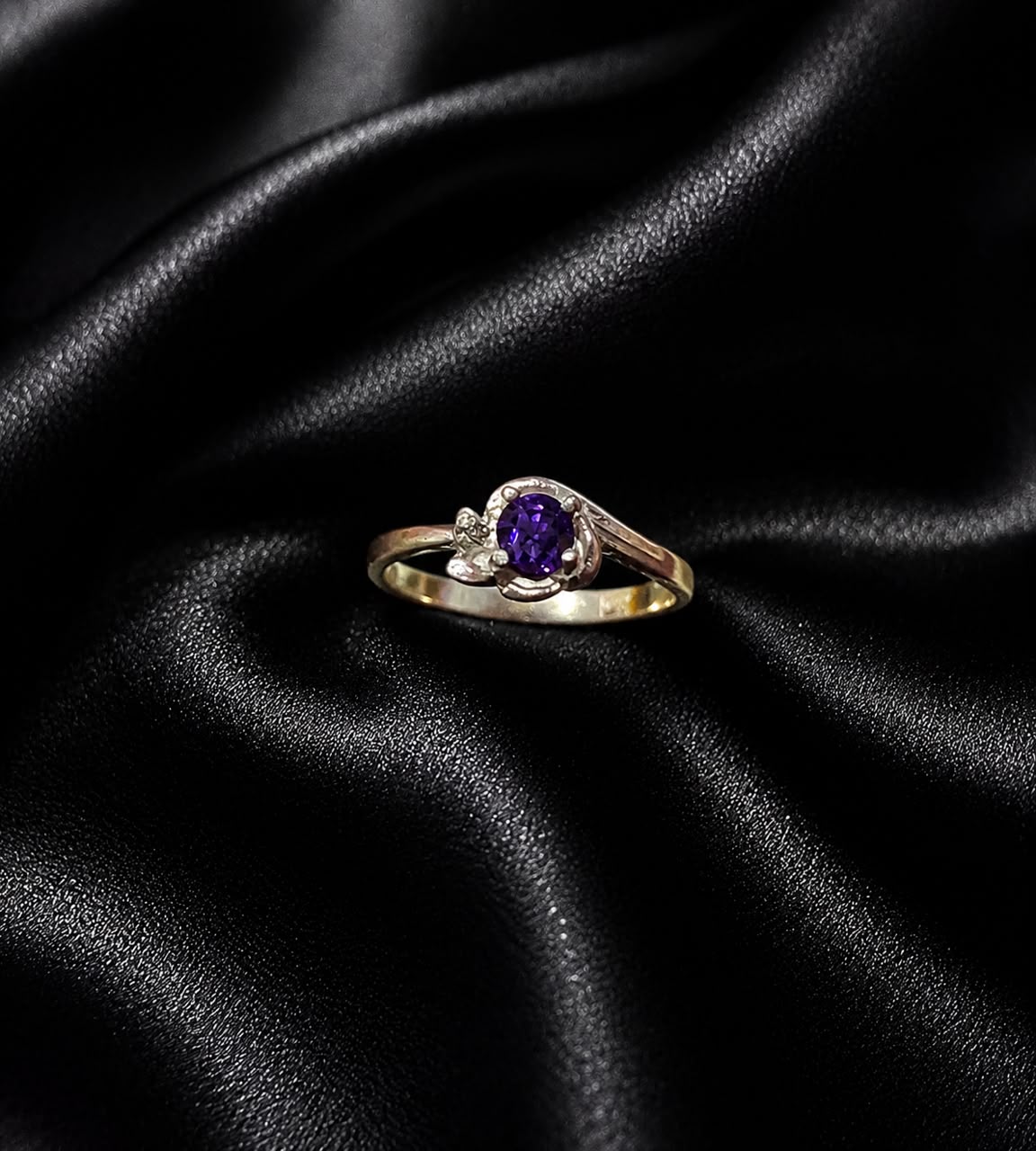 Cincin Batu Permata